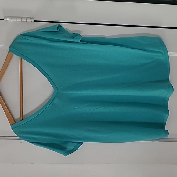 Torrid Double V neck tee - Picture 2 of 4